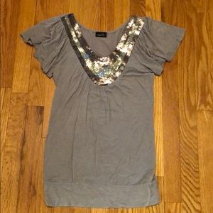 Rue 21 gray silver sequin detail cap sleeve shirt